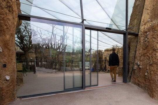 Lewa Savanne - Automatische Schiebetüren für die neue Perle des Zoo Zürich