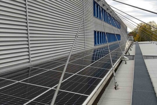 Photovoltaïque sur le site de Fehraltorf