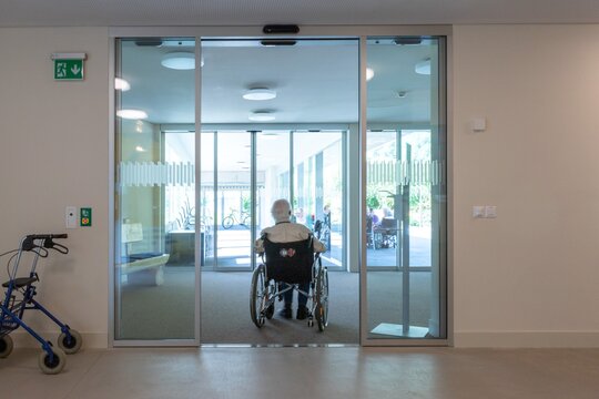 Bâtiment adapté à l'âge - Centre pour personnes âgées de Bühli dans la belle région de Glaris