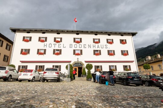 Une modernisation de portes pour un hotel de grande valeure historique - Hotel Bodenhaus Splügen