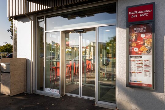 Des portes rapides et fiables pour un restaurant casse-croute - KFC Volketswil