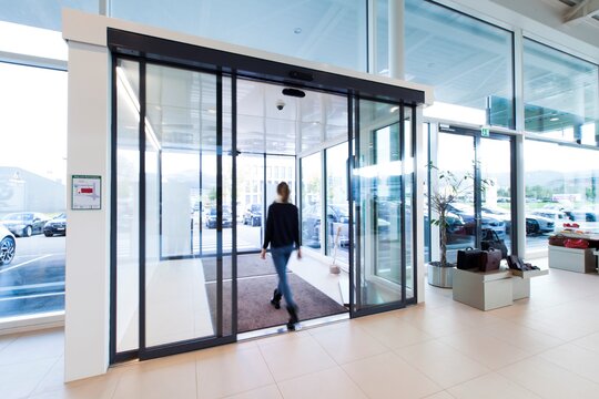 BMW Hollenstein Aesch (Suisse)